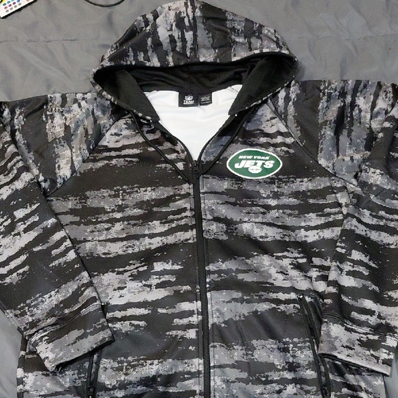 NFL Team Apparel Black and White Hoodie - Picture 1 of 3